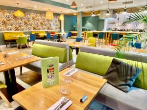 Hotels Holiday Inn Calais Coquelles, an IHG Hotel : photos des chambres