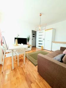 Positive Olive Apartment