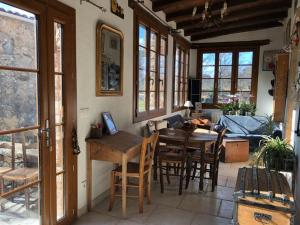 B&B / Chambres d'hotes Deux chambres d hotes attenantes avec salon salle a manger privatif en Cevennes Gardoises : photos des chambres