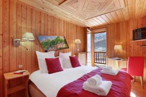 Chalets CHALET IBEX & SPA : photos des chambres