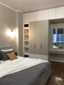 апартаменти на вул Кобилянської з балконом