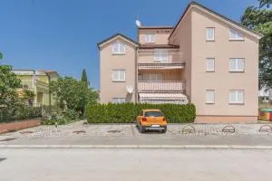 Apartments Lovely Katarina - 卡里高多