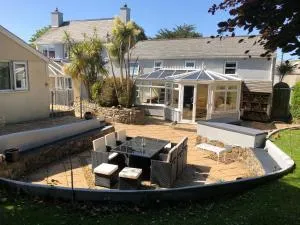 Large Family House - sleeps 10. Central Location. 15 mins from coast. - Scorrier