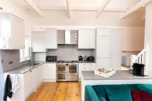 Whitstable Wishes, a Stylish Seaside Retreat, Whitstable with Parking Space