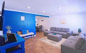 Pike's Place - Tucson Business Rental