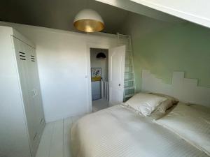 Maisons de vacances Maison de 2 chambres a Trouville sur Mer a 200 m de la plage avec vue sur la ville : photos des chambres