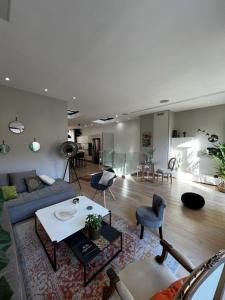 2-minute walking distance from BananeCroisette in the center of Cannes