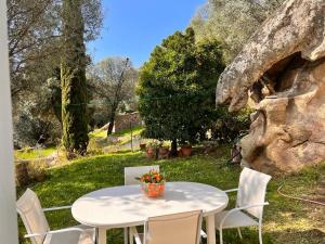 Super villa idyllique & antique avec vue mer imprenable