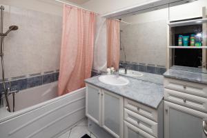 Appartements Charmant 3 Pieces - RER a 100 M : photos des chambres