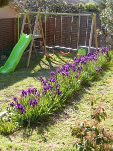 Bas de villa jardin plein sud proche mer clim-Wifi