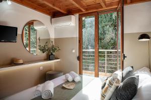Apartment - Split Level room in Porto Kalyves