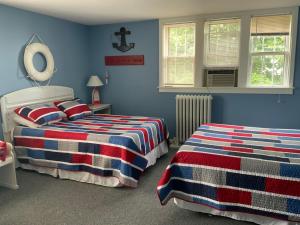 Chateau Country Inn and Captain's Cottage