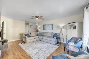 Serene 3 Bedroom Home, NRM, Wi-fi, Parking, Queen Bed - Mishicot