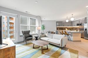 One Bedroom Apartment with Den room in WhyHotel by Placemakr Columbia