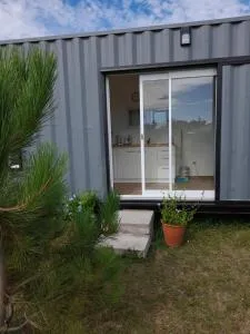 Las Golondrinas Container - San Eduardo del Mar