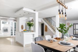 By Eezy- דירה משפחתית מפנקת 3 חדרי שינה - Hanechoshet - 4-star hotels in Eilat