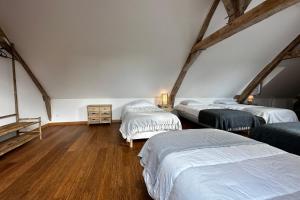 Villas Independent farmhouse in the park of the Chateau du Gue du Roi : photos des chambres