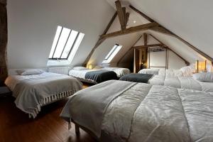 Villas Independent farmhouse in the park of the Chateau du Gue du Roi : photos des chambres