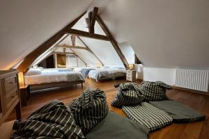 Villas Independent farmhouse in the park of the Chateau du Gue du Roi : photos des chambres