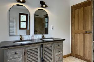 Villas Independent farmhouse in the park of the Chateau du Gue du Roi : photos des chambres