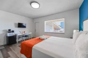 Comfortable Beachfront Studio with pool! -M32 - هوليوود بيتش