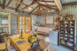 The Shearing Shed - Boutique Farm Stay