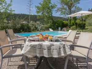 Villas Charming holiday home with private pool : photos des chambres