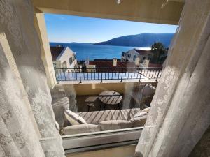 Beachside Studio with Sea View - Herceg Novi