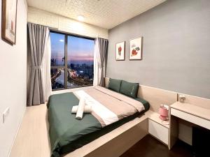 2BRs City View in the HEART of SAIGON - Free Infinity Pool