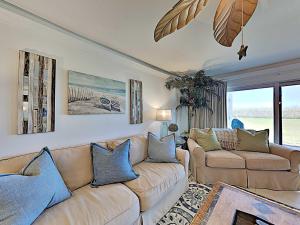 Regency Towers #105 East