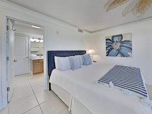 Regency Towers #105 East