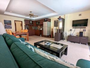 Blue Sky Pool Villa - by KohChangVillas