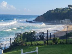 Four Bedroom Main plus 2 Bedroom Cottage Ballito Beachfront KTL1