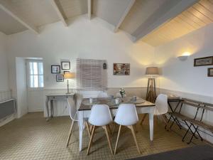Maisons de vacances Maison Noirmoutier-en-l'Ile, 3 pieces, 4 personnes - FR-1-224B-60 : photos des chambres