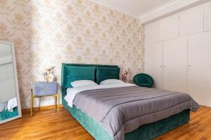 New Huge 5BDR2bath Apt(+netflix)1min toAcropolis