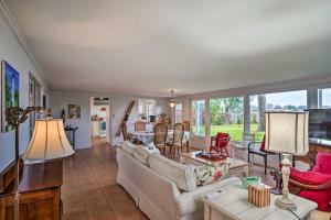 Waterfront Vacation Rental on Lake Mirror!