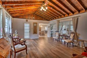 Waterfront Vacation Rental on Lake Mirror!