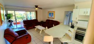 Ramsgate Palms 19 - 6 Sleeper - Next To Ramsgate Blue Flag Beach!