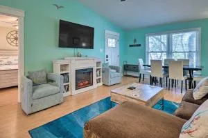 Oak Island Vacation Rental Less Than 1 Mi to Beach! - Midway