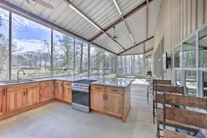 Home with Screened Porch - Near Toledo Bend Lake! - Zwolle