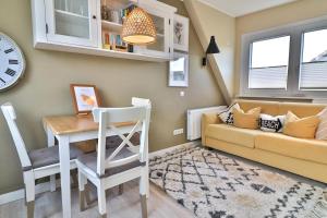 Langeooger Viermaster - Gelbes Segel