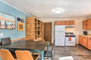 Cozy Red River Condo - Walk to Chair Lift!