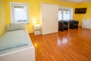 Monteur-/ Arbeiter-Apartment_ Wohnung 4 - 奥托博伊伦