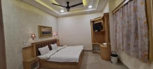 Hotel Kamal Nearest To Taj Mahal