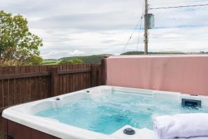 Keepers Lodge with Hot Tub