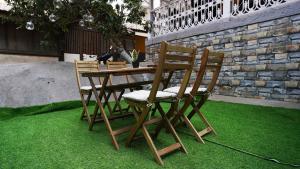 GoSolo Stays Bandra Hostel