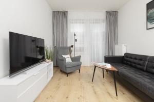 Two Bedroom Elegant Apartment with Parking Warsaw Praga by Renters