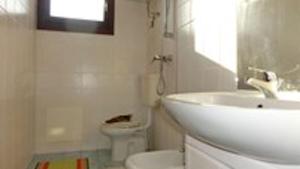 Flat for up 7 guests in residence with pool