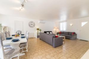 La Grande Auguière, villa familiale et spacieuse au cœur du vignoble et à 300m de la mer