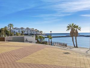 Amplio y luminoso apartamento en 1 línea playa